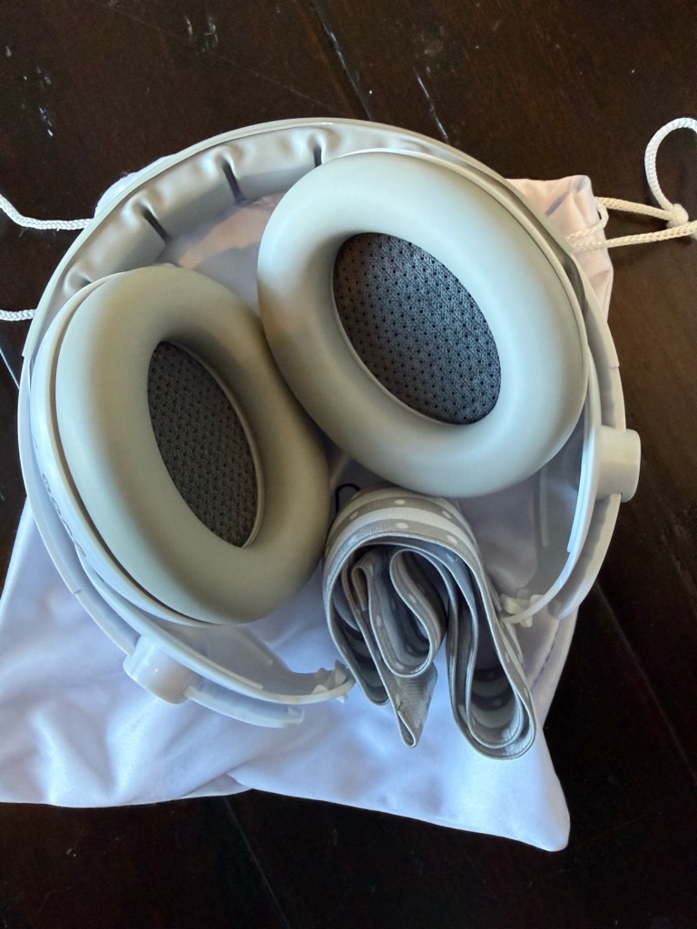 Infant and toddler noise cancellation headphones.
